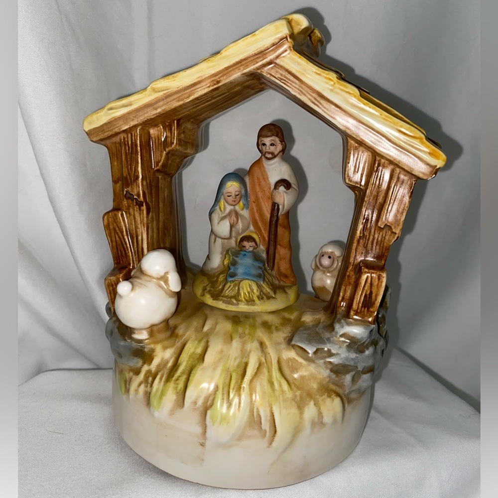George Good Nativity Scene - Music Box